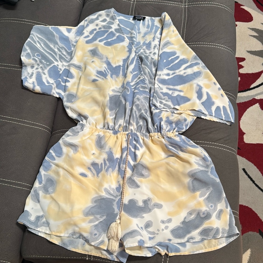 GIGIO Under the Palms Romper Dolman Sleeves Yellow Blue V Neck Size Medium